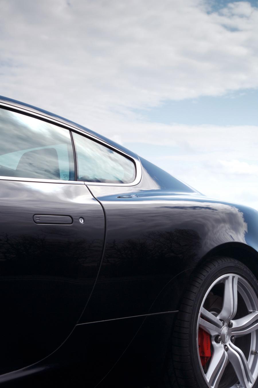 Детали экстерьера Aston Martin DB9 Sports Pack 2006 года  (UK) (фото 25 из 31)